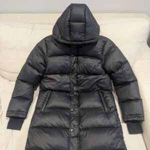 Aritzia Super Puff Mid Gloss Black  Hooded Puffer Coat